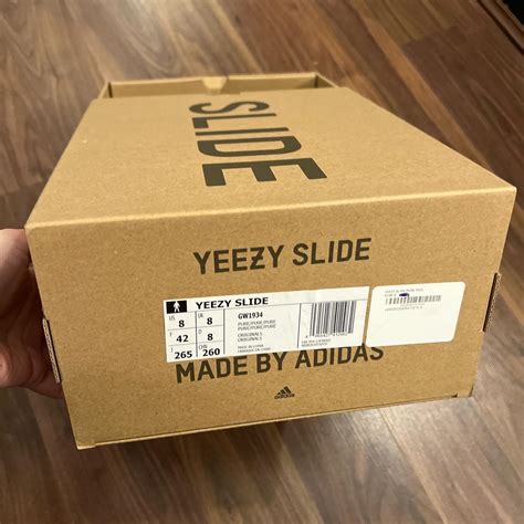 yeezy slides box